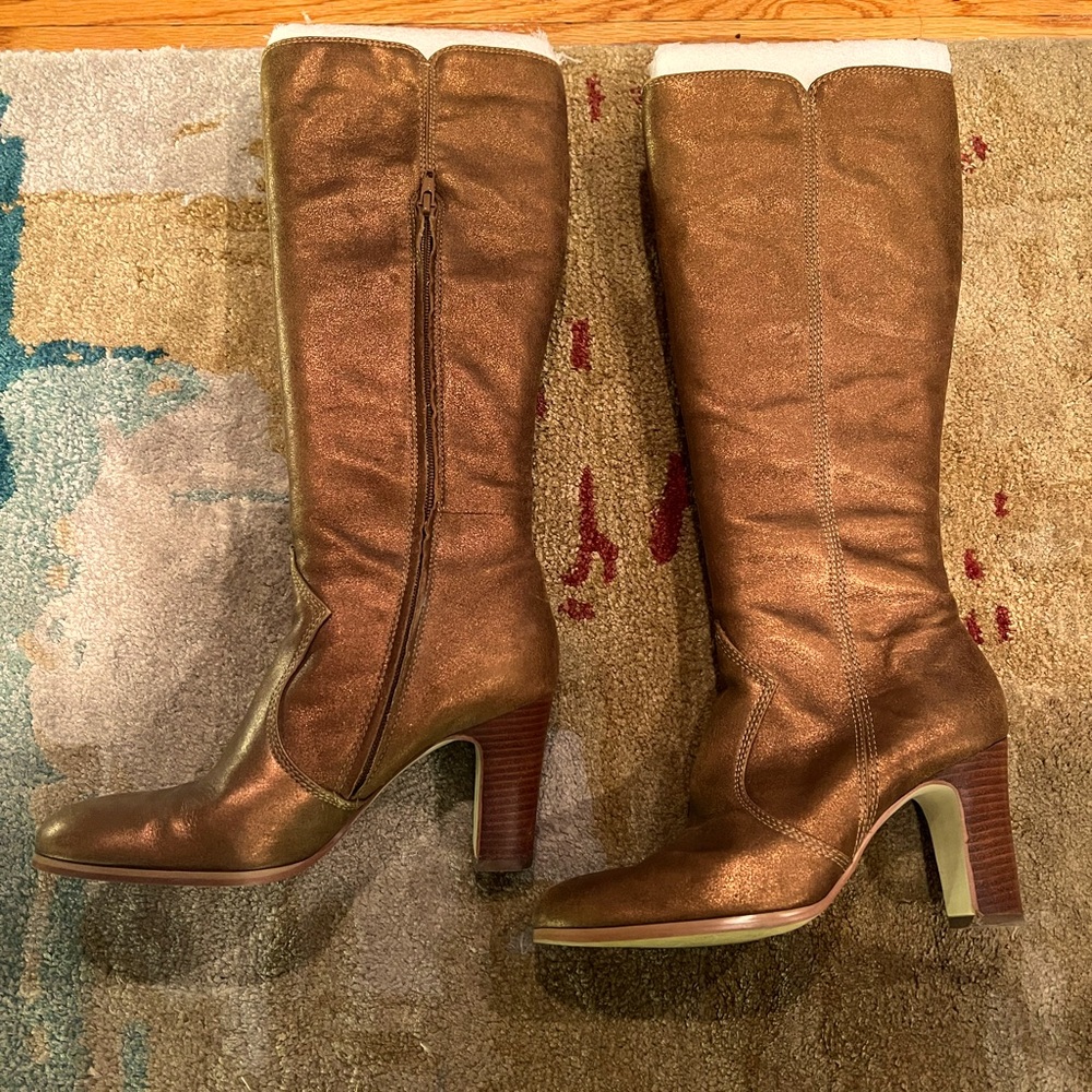 AK ANNE KLEIN  I  Bronze Metallic Riding Boot, Size 7.5M (Pre-loved)